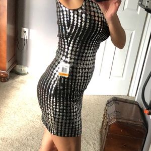 💫 Flash sale 💫 NWT! Sexy one shouldered dress